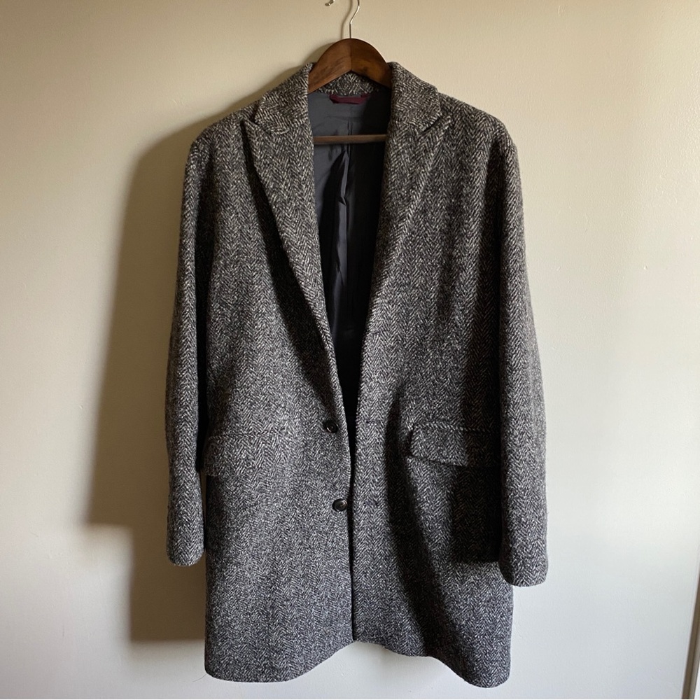 Charcoal herringbone Italian wool topcoat. Size 40R. As good as new!